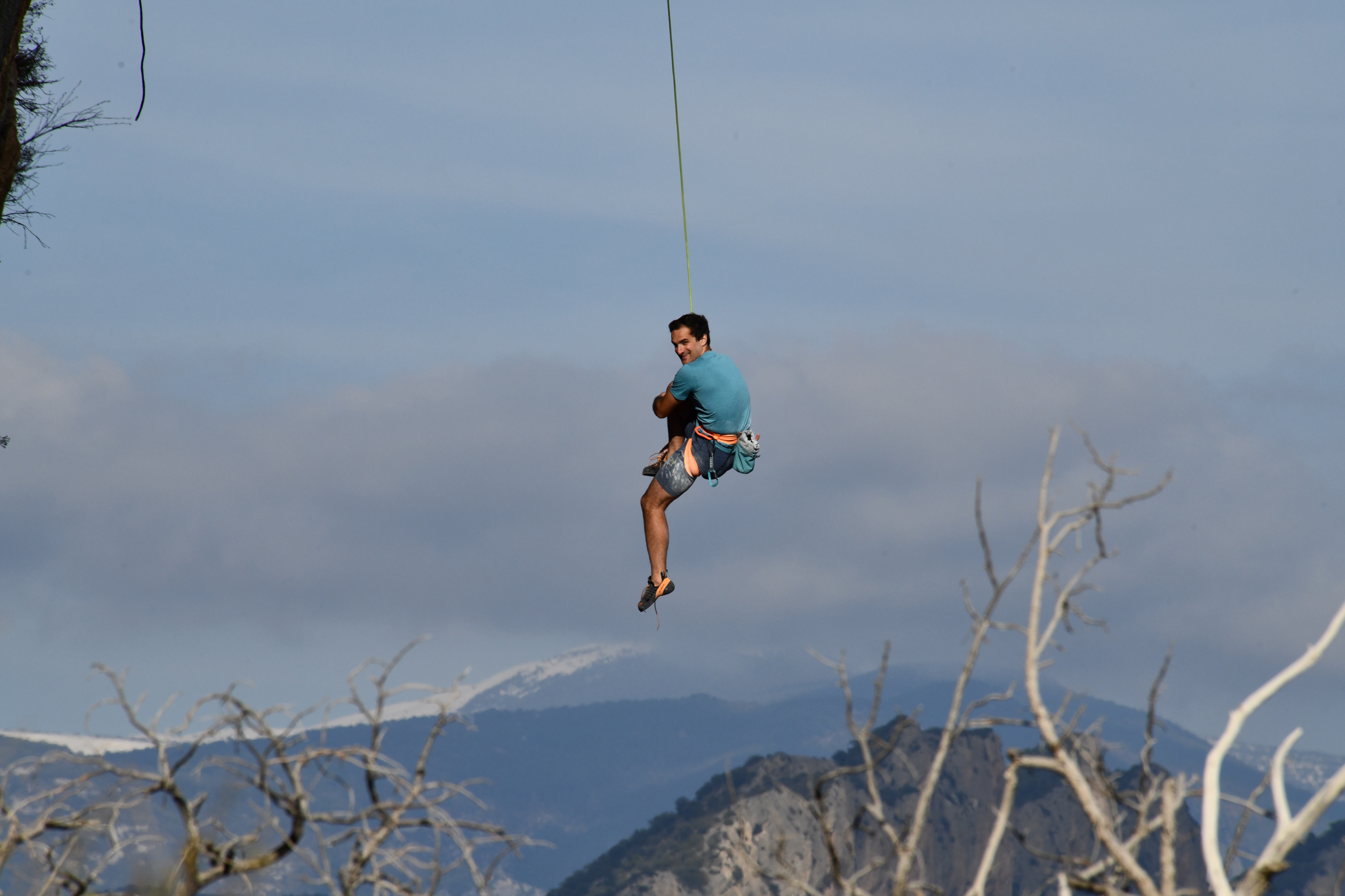 Matteo lowering off against the sky
